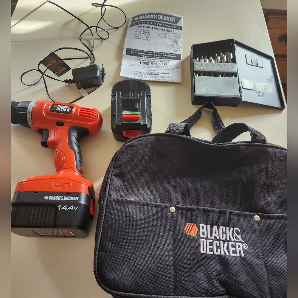 Black & Decker 14.4V Cordless Drill Kit with Case